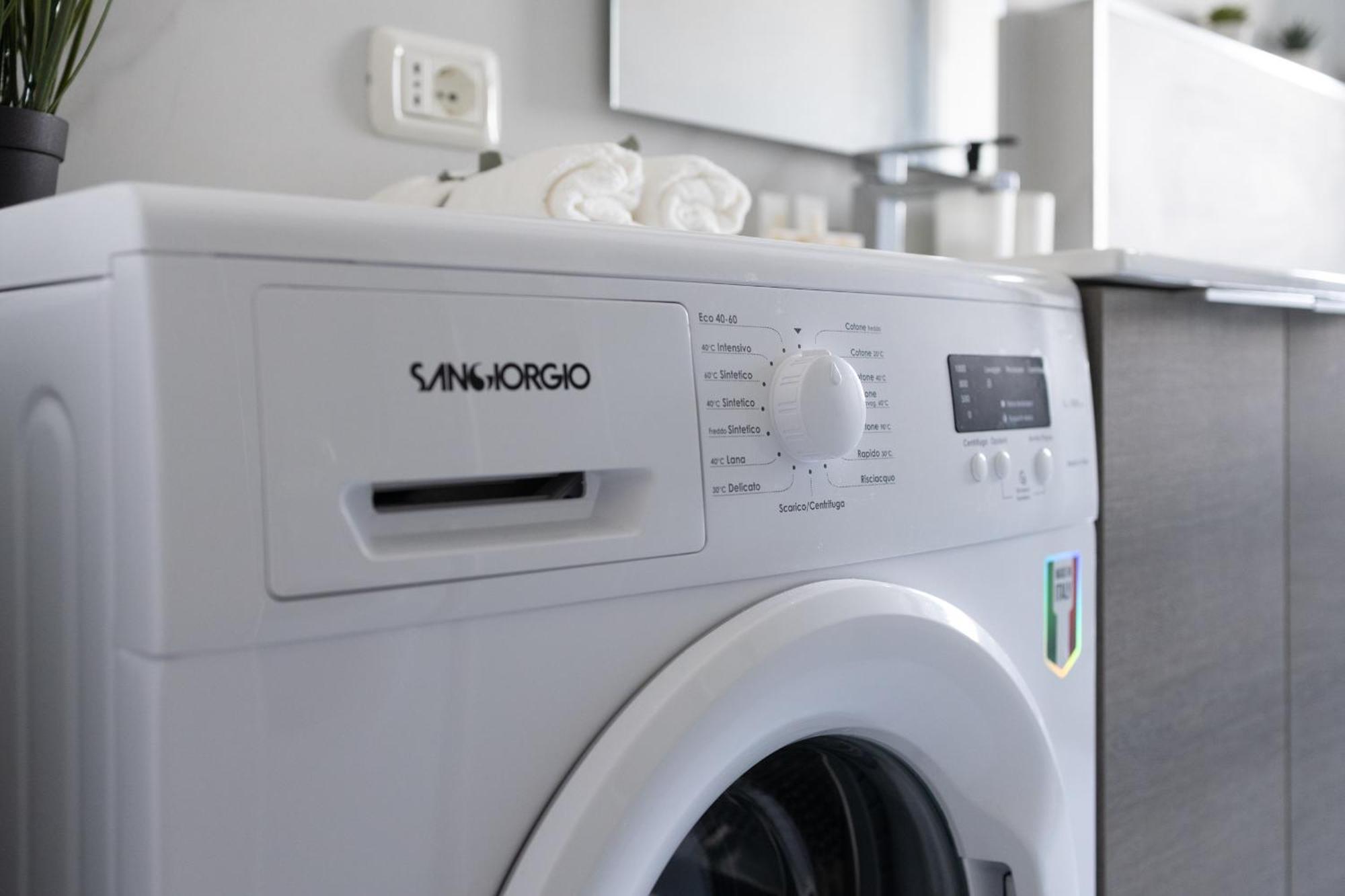8 Min Dalla Metro Casa Elegante Con Netflix E Wifi Milano Eksteriør bilde